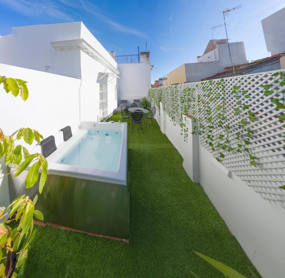 Downtown Apartment With Private Terrace & Jacuzzi Sevilha Exterior foto